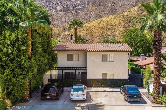 $1,790,000 | 225 South Cahuilla Road | Historic Tennis Club