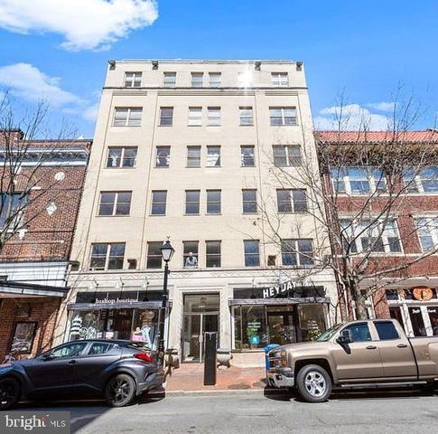 $2,700 | 815 King Street, Unit 3C | Old Town