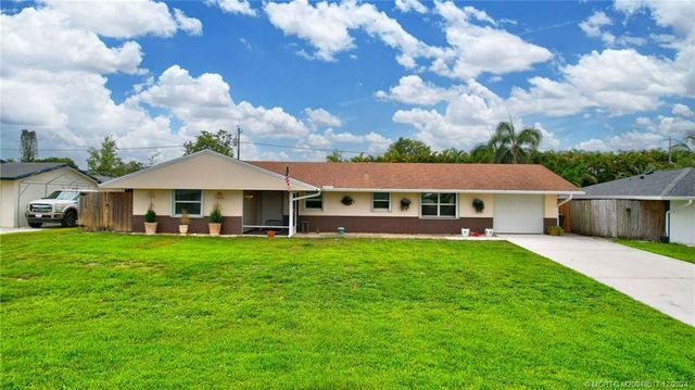 $625,000 | 1964 Southwest Capri Street | Oak Ridge