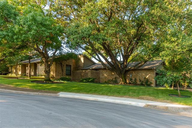 $1,390,000 | 10807 Dove Brook Circle | North Dallas