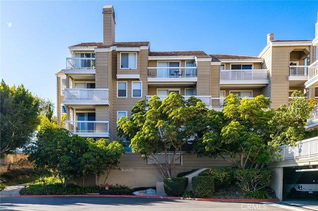 $2,350 | 20371 Bluffside Circle, Unit 407 | South Huntington Beach