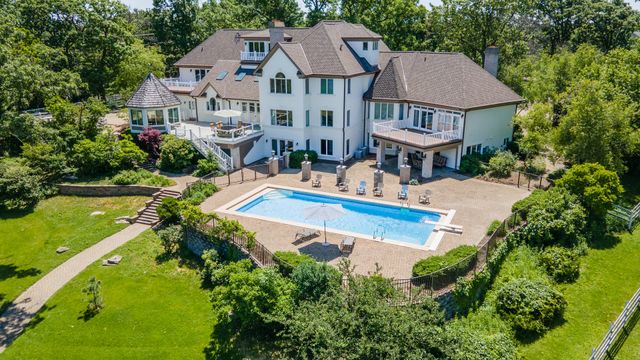 $2,449,000 | 10 Old Hart Road | Barrington Hills