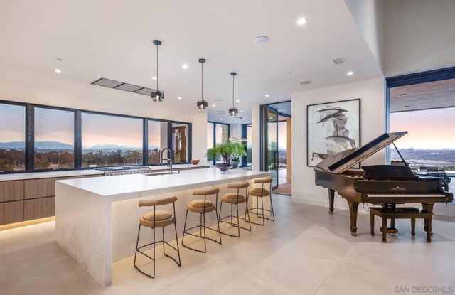 $13,995,000 | 15575 Las Planideras | Covenant