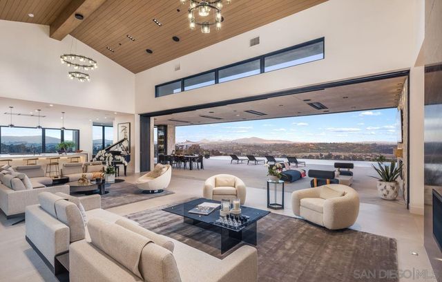 $13,995,000 | 15575 Las Planideras | Covenant