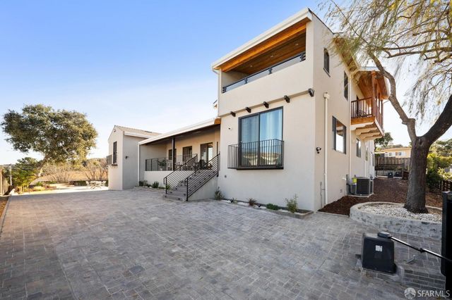 $3,799,000 | 3 Kelly Lane | Mills Estates