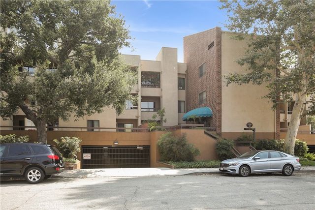 $3,200 | 424 Oak Street, Unit 228 | South Glendale