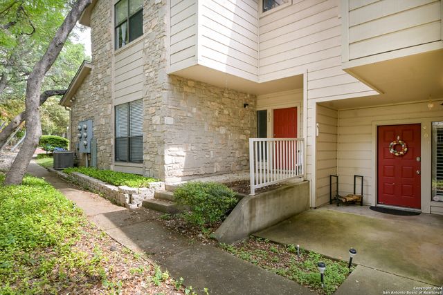 $1,425 | 829 West Bitters Road, Unit 801 | Hill Country Village