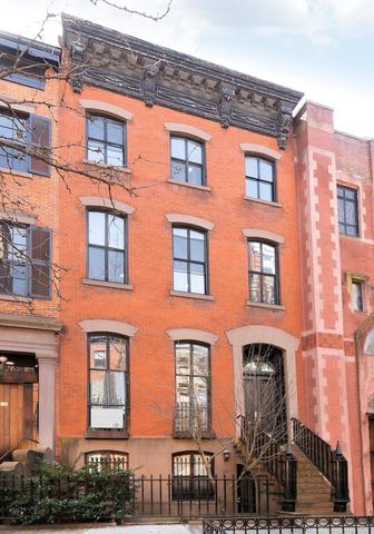 $25,000,000 | 230 West 11th Street | West Village