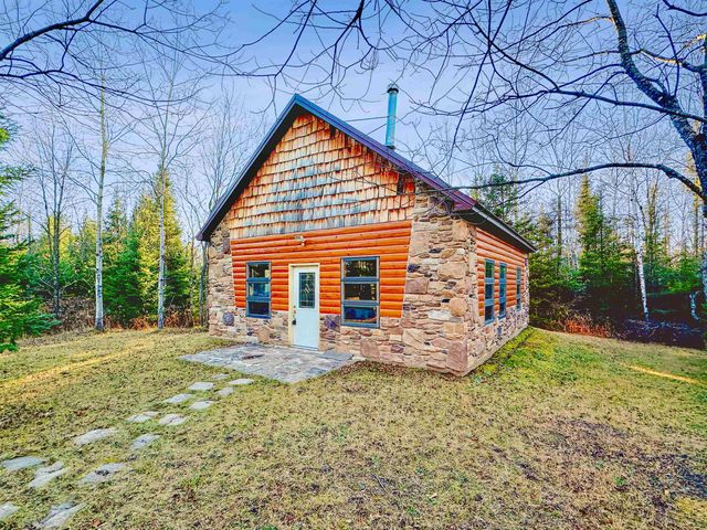 $249,900 | N14215 Highway 41 | Nadeau Township - Menominee County