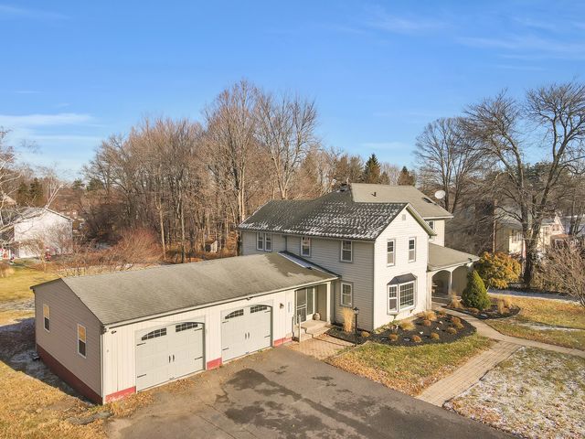 $399,999 | 635 Pine Street | Bristol