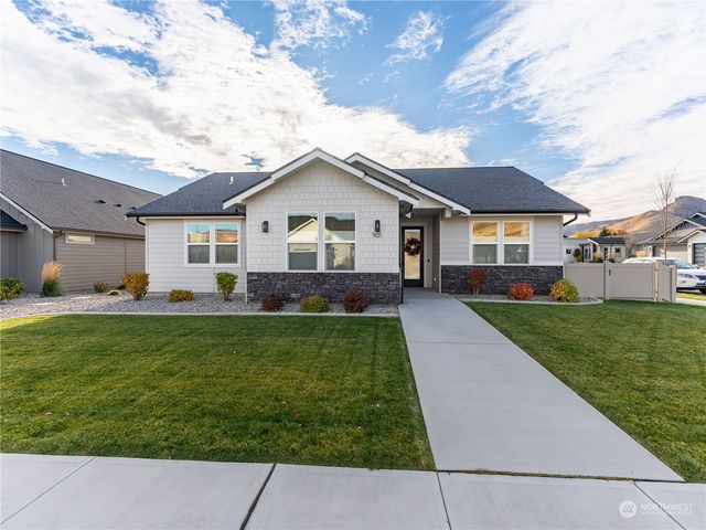 $699,000 | 901 Racine Springs Drive | Wenatchee