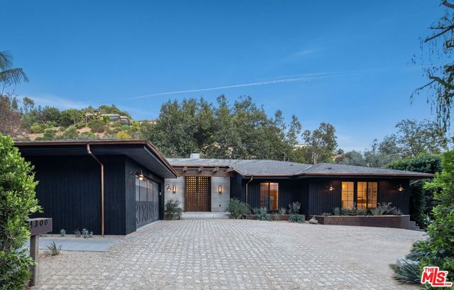 $4,495,000 | 1300 Shadybrook Drive | Beverly Hills Post Office