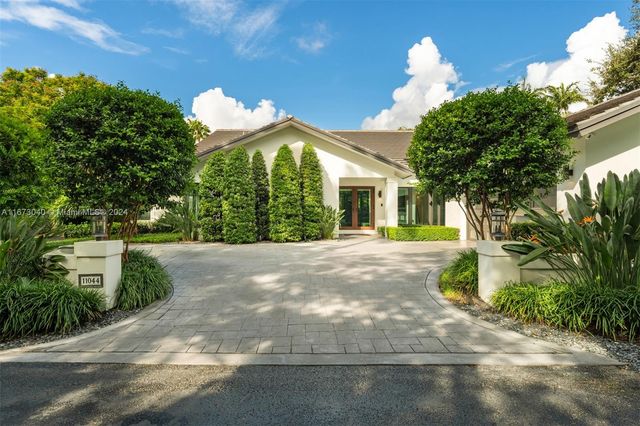 $3,095,000 | 11044 Southwest 77th Ct Circle | Pinecrest