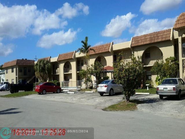 $1,700 | 2141 Northeast 42nd Street | Venetian Isles