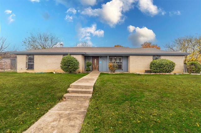 $349,996 | 3241 Bunker Hill Drive | South Fort Worth-Everman-Forest Hill