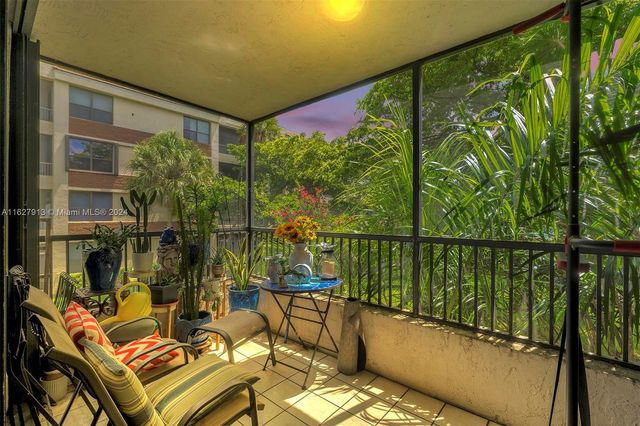 $249,000 | 100 Northwest 76th Avenue, Unit 2012 | Plantation Drive