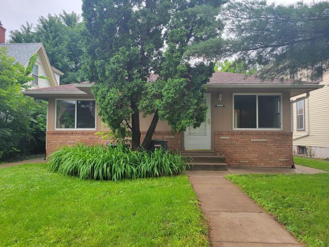 $465,000 | 2309 Glenwood Avenue | Harrison