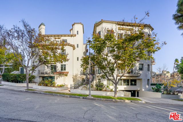 $2,950,000 | 558 Hillgreen Drive, Unit 207 | Beverly Hills