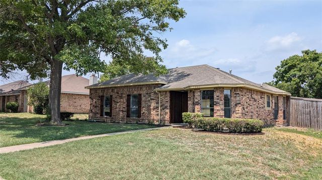 $2,700 | 1341 Chicota Drive | Russell Creek