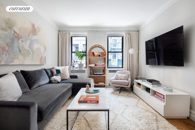 $895,000 | 225 West 25th Street, Unit 2H | Chelsea