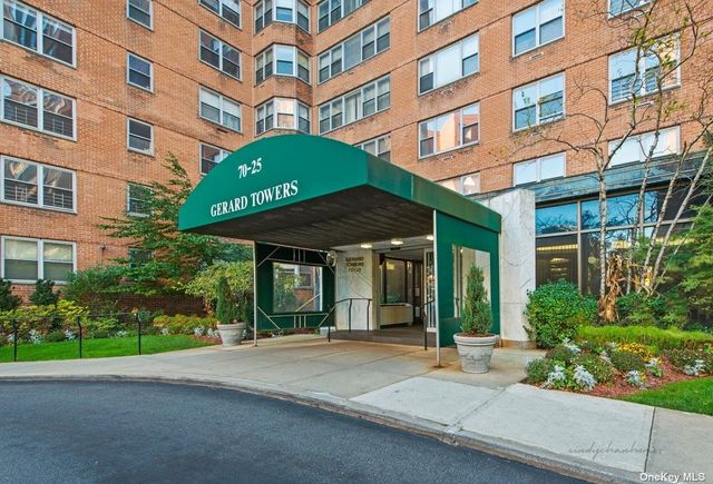 $2,300 | 70-25 Yellowstone Boulevard, Unit 14L | Forest Hills