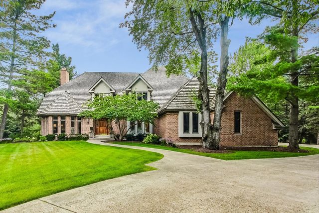 $1,500,000 | 318 Camelot Lane | Libertyville