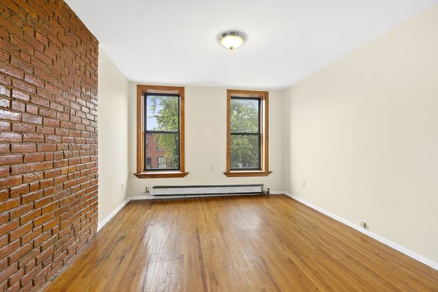 $2,950 | 1683 8th Avenue, Unit 2R | Park Slope