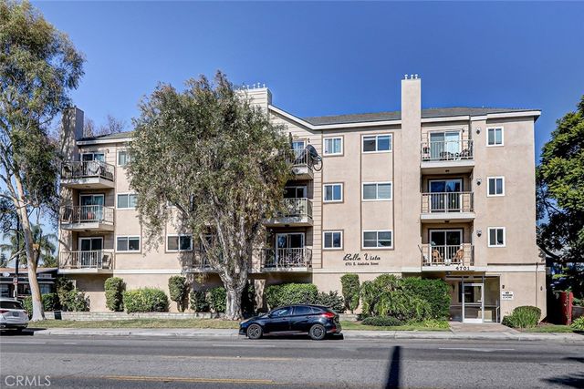 $500,000 | 4701 East Anaheim Street, Unit 204 | Eastside-Circle Area