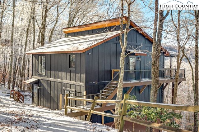 $655,000 | 523 Pine Ridge Road | Beech Mountain