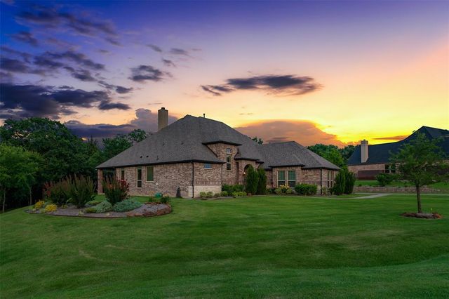 $940,000 | 1090 Stone Trail Lane | Cross Roads