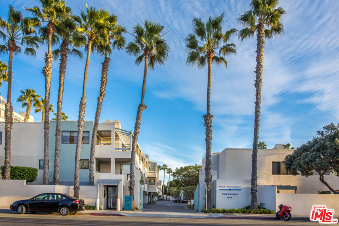 Santa Monica Place Is Reborn – WWD