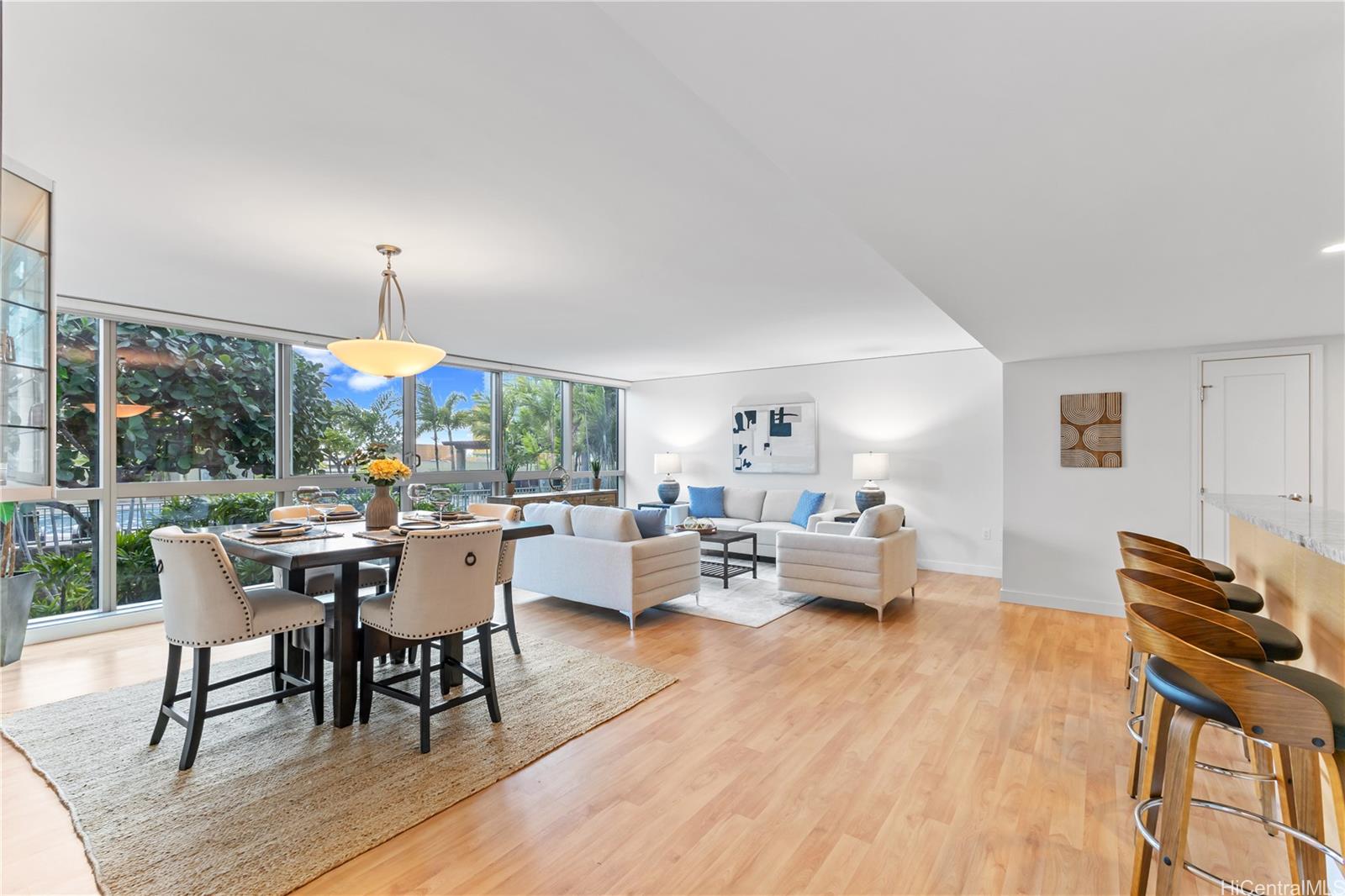 Spacious living room of over 425 square feet overlooking the gardens of Koolani