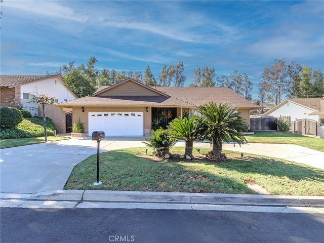 $929,900 | 1950 Pine Crest Drive | Coronita