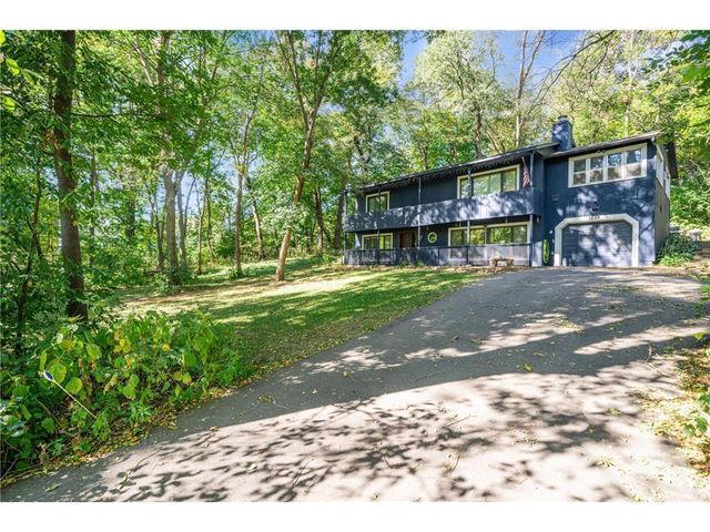 $329,000 | 1229 Woodland Trail | Northfield