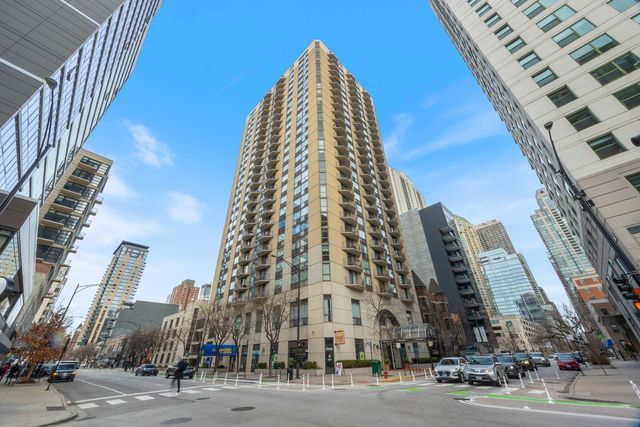 $1,850 | 70 West Huron Street, Unit 1401 | River North