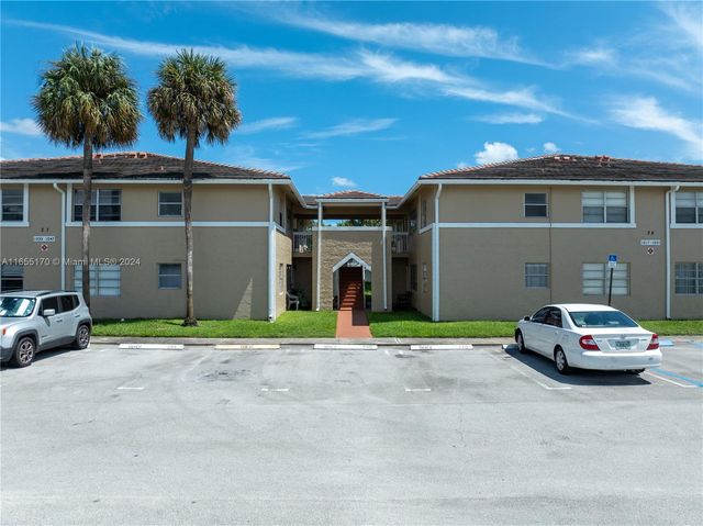 $189,500 | 1041 Twin Lakes Drive, Unit 27A | Coral Springs