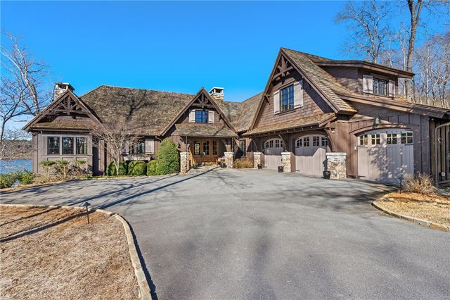 $4,500,685 | 108 Cool Water Court