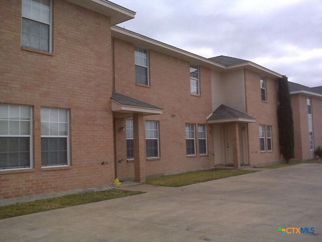 $750 | 5807 Redstone Drive, Unit A | Sunshadow Cove