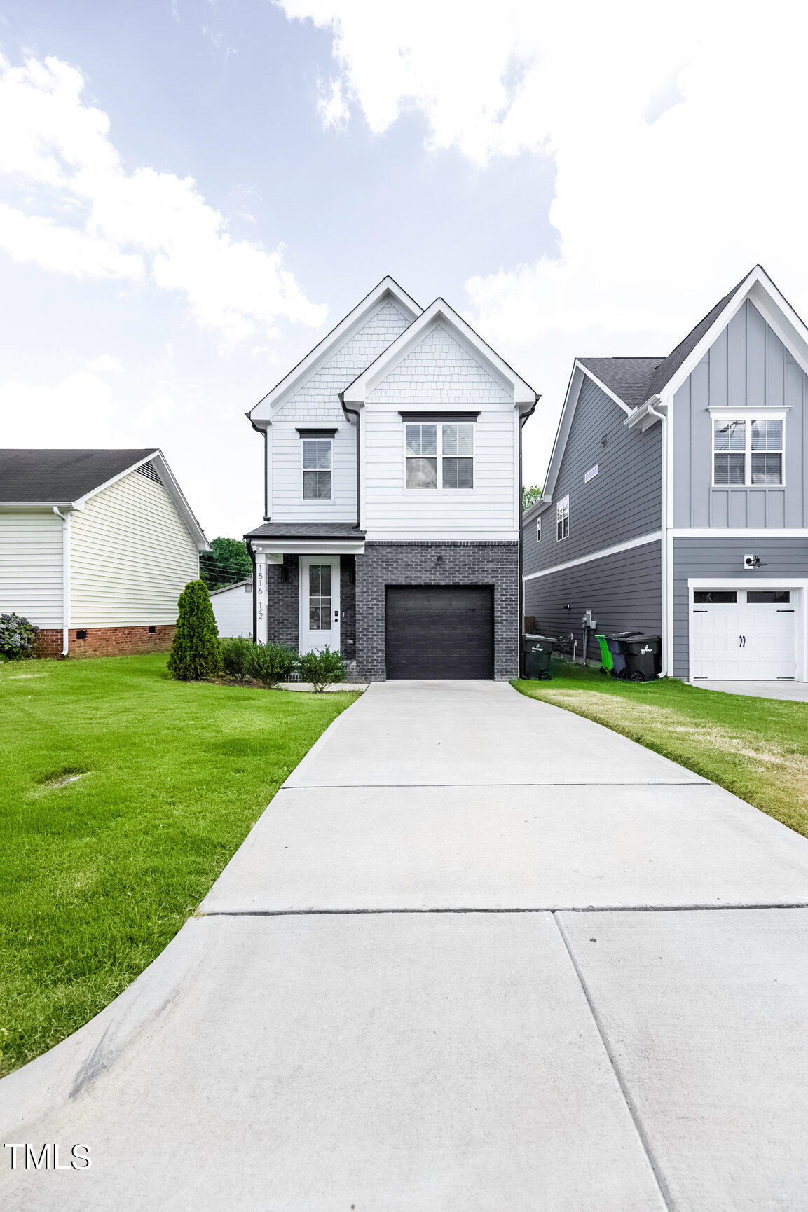 a front view of house with yard