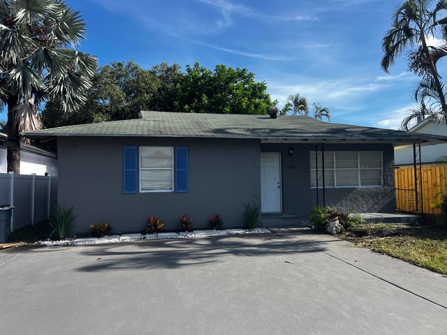 $319,900 | 201 East 25th Street | Downtown Riviera Beach