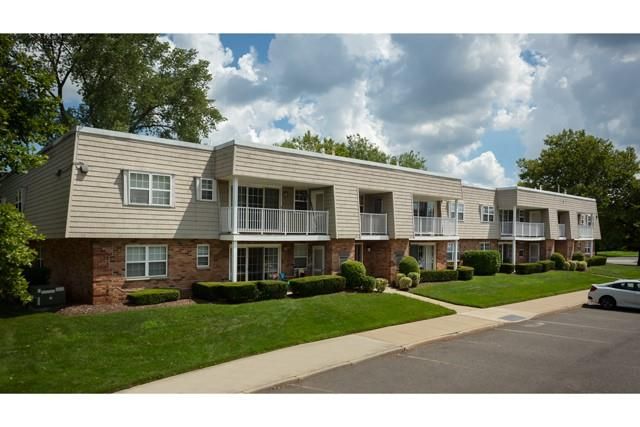 $4,460 | 50 Westwood Drive, Unit 73 | Jericho