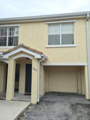 $2,100 | 124 Southwest Peacock Boulevard, Unit 13205 | Fountainview