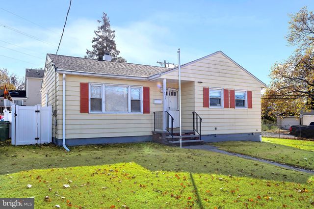 $520,000 | 1088 Bordentown Avenue | Sayreville