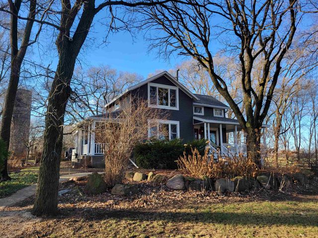 $489,999 | 3819 North Roherty Road | Center