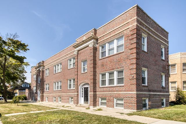 $900,000 | 2700 West Albion Avenue | West Rogers Park