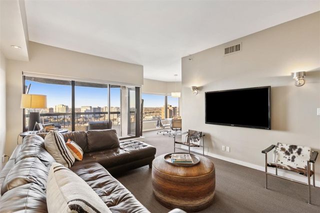 $695,000 | 3030 McKinney Avenue, Unit 2204 | LaTour