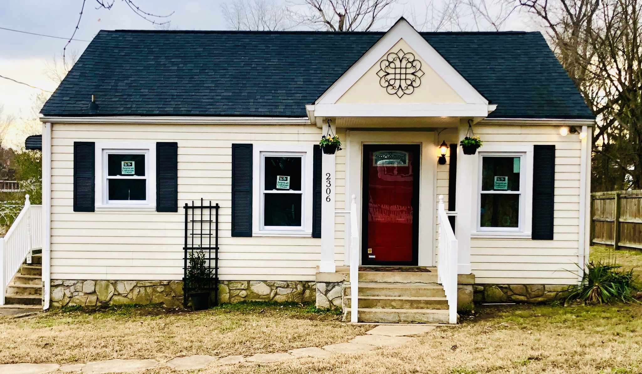 a view of a entrance of the house