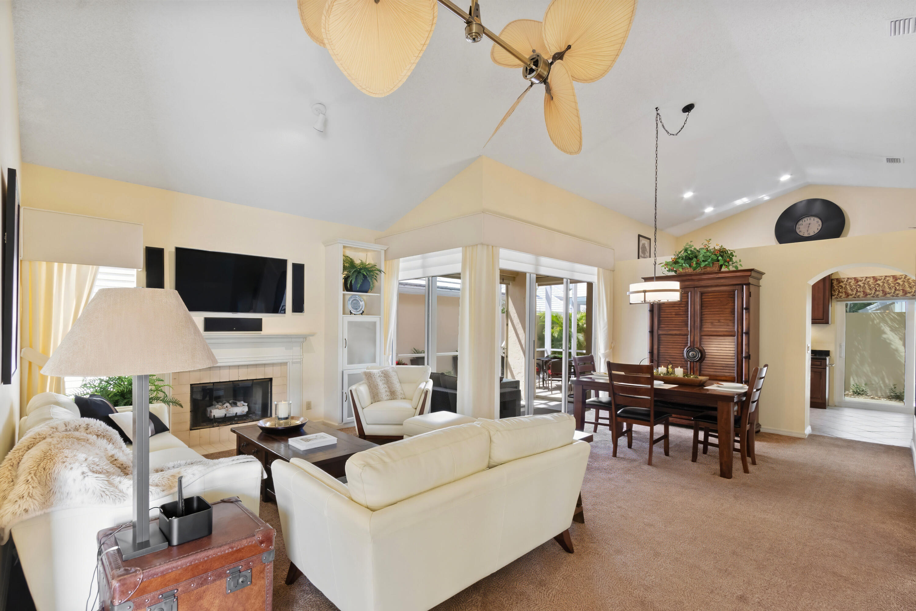 Living Dining Area