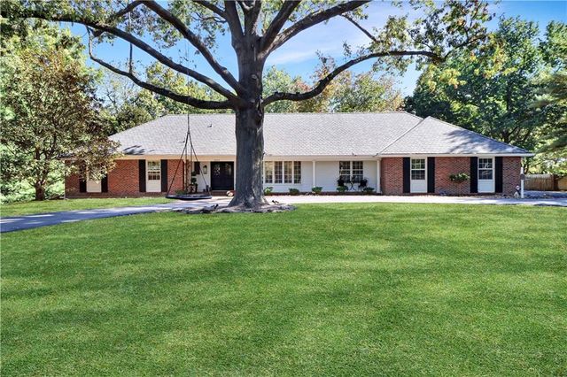 $1,390,000 | 8229 Nall Avenue | Shawnee Mission