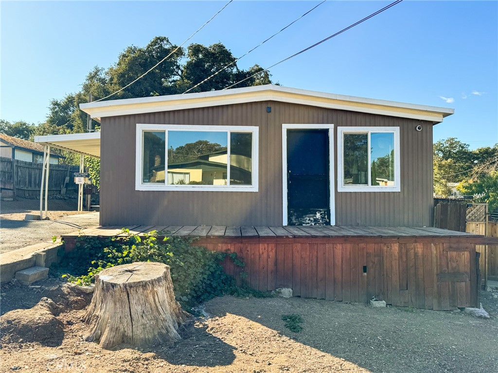 front view of house with a yard